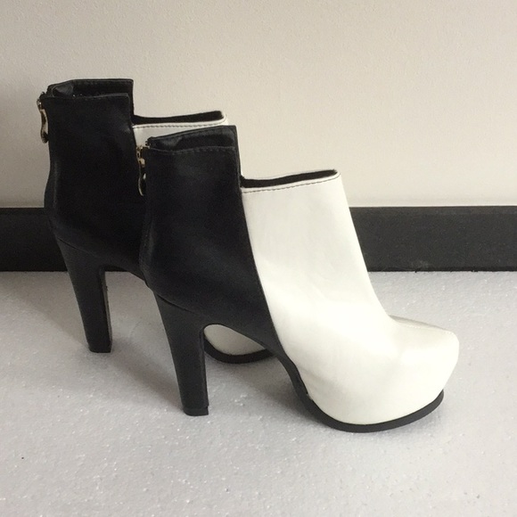 Black and White Color Block Ankle Bootie - Picture 5 of 7